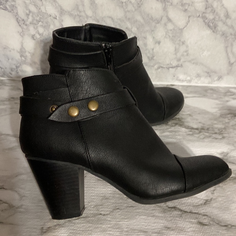 Amarican eagle outfitters booties, size 8